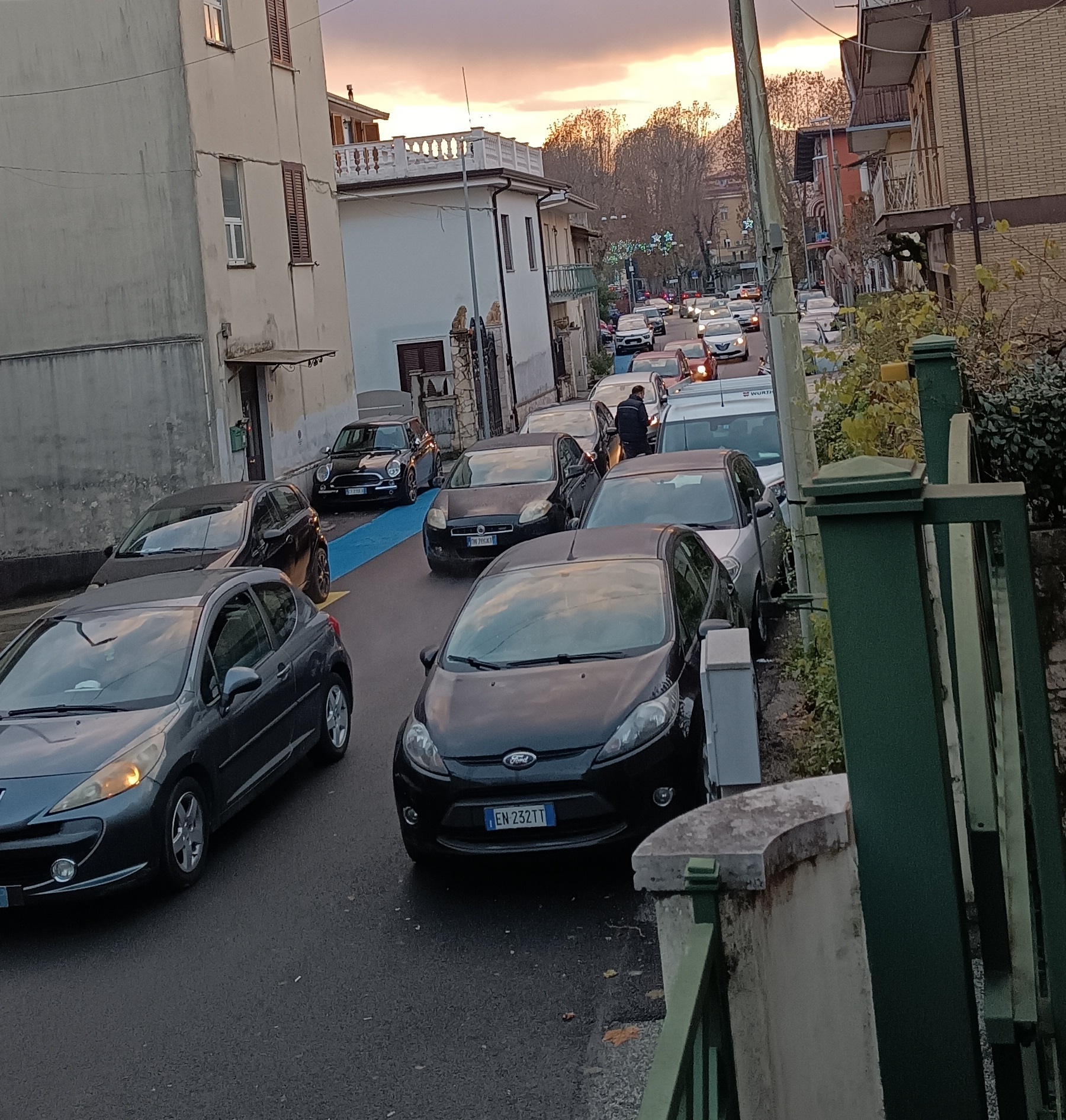 Frosinone, via Fontana Unica, oggi il Flash Mob. Il livello di traffico e inquinamento è insopportabile.