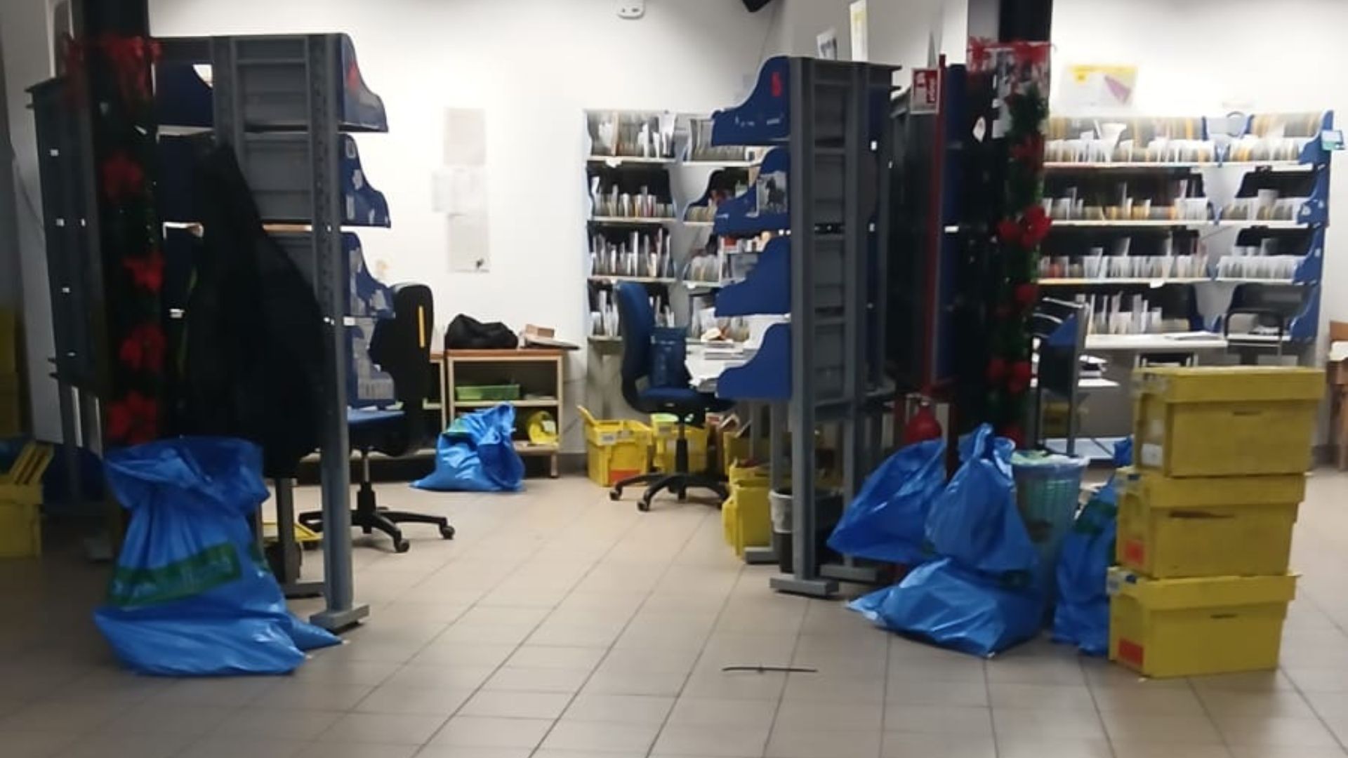 Poste Italiane ammette ritardi di consegna ai Castelli: “Situazione in via di risoluzione”