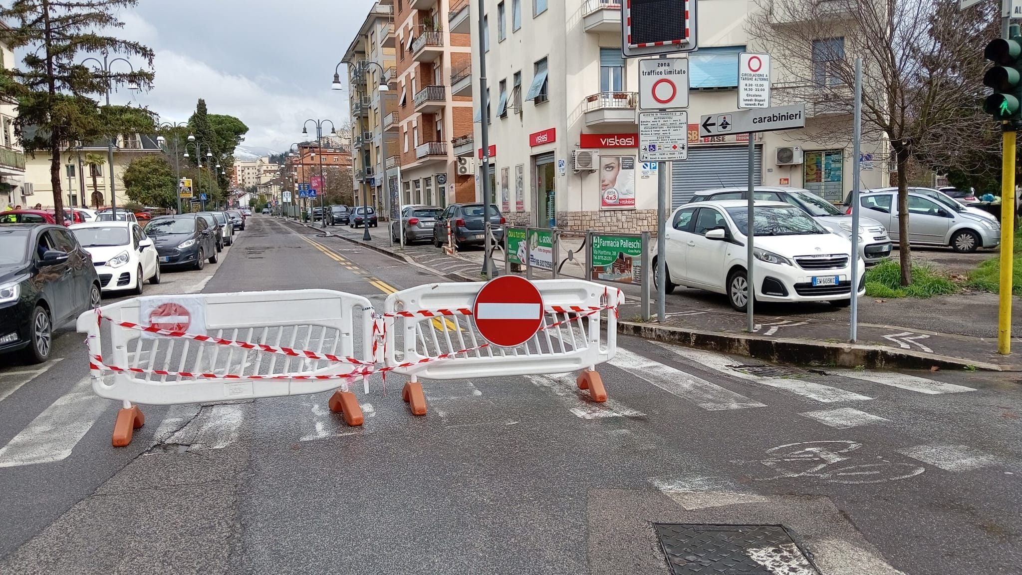 Via Marittima si corre ai ripari, ma il rattoppo può essere peggio del buco.