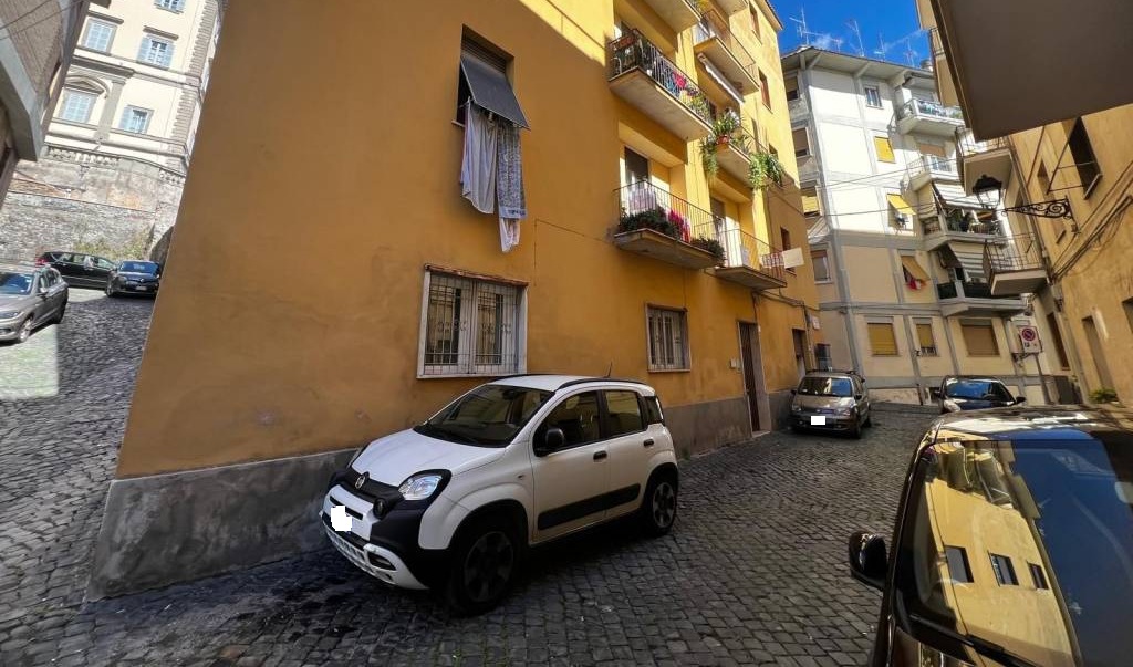 Velletri, nel centro storico manca l’acqua dal 28 gennaio. Cittadini esasperati presi in giro da Acea