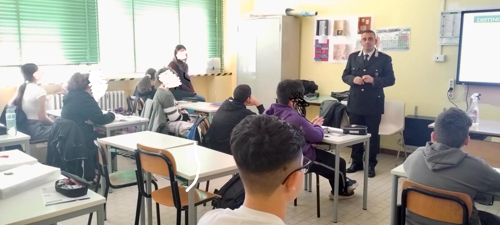 Un Futuro di Legalità: l’incontro ispiratore tra i Carabinieri e i Giovani della media “Velletrano”.